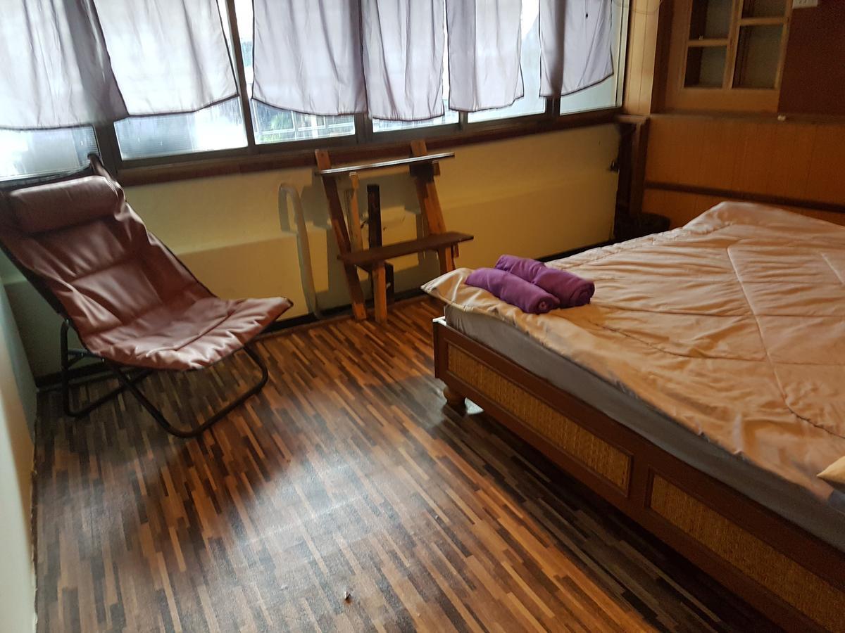 Bar 184 Party Hostel (Adults Only) 치앙라이 외부 사진