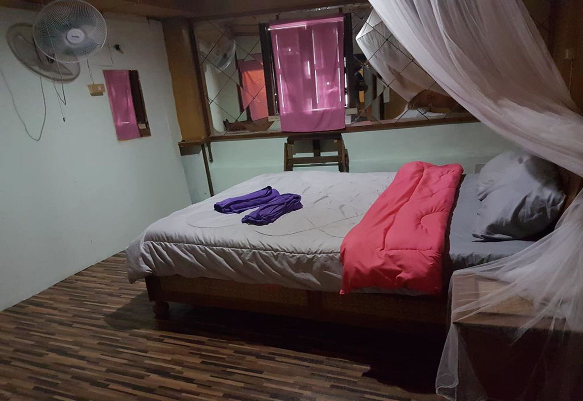 Bar 184 Party Hostel (Adults Only) 치앙라이 외부 사진