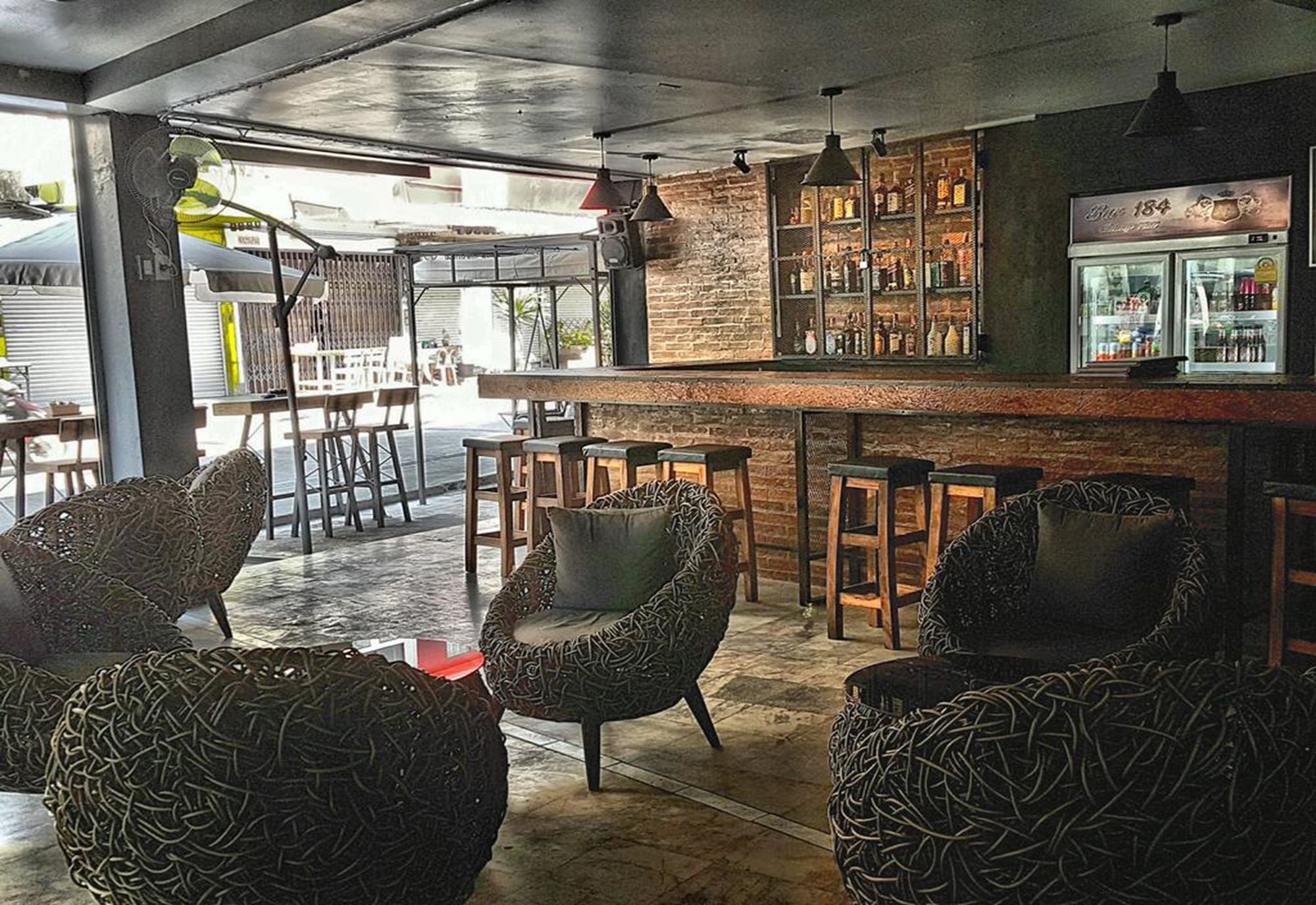 Bar 184 Party Hostel (Adults Only) 치앙라이 외부 사진