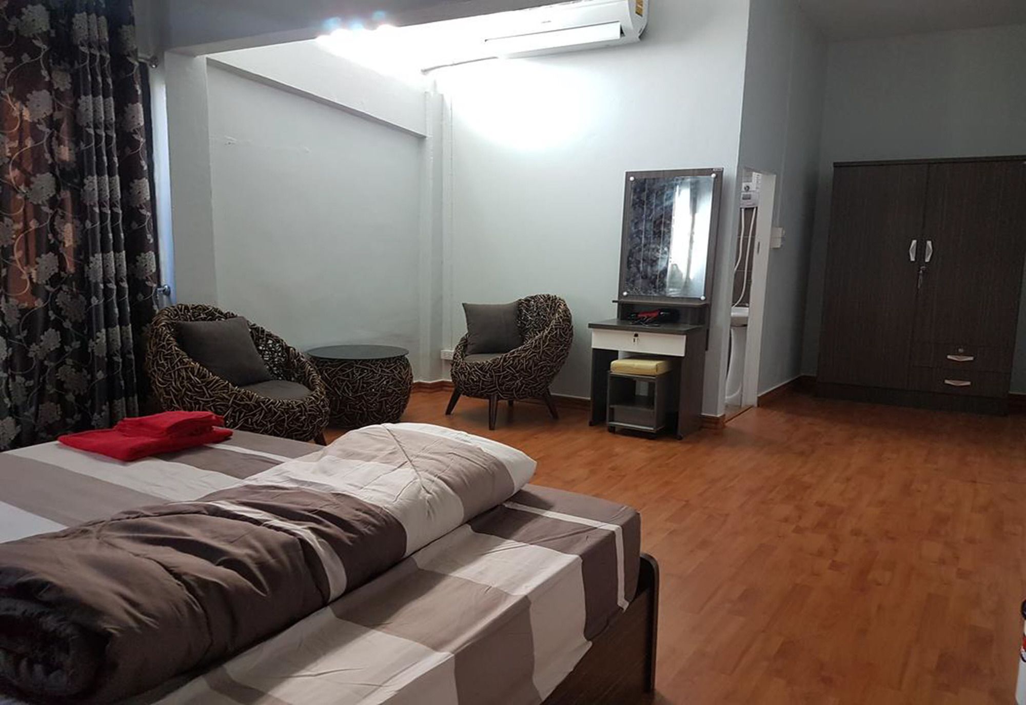 Bar 184 Party Hostel (Adults Only) 치앙라이 외부 사진