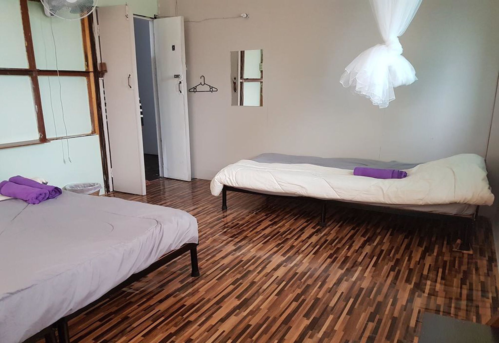 Bar 184 Party Hostel (Adults Only) 치앙라이 외부 사진